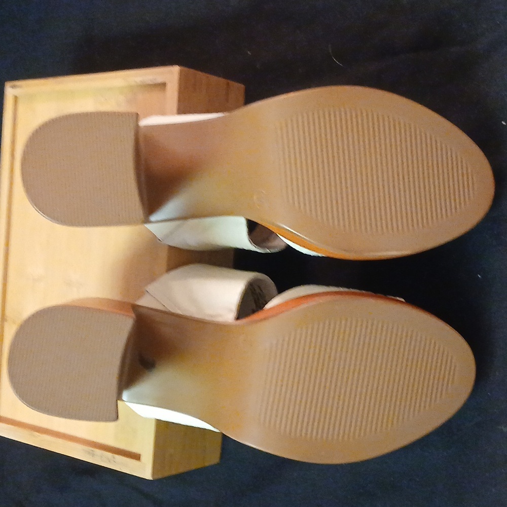 Sandals - Picture 4 of 4